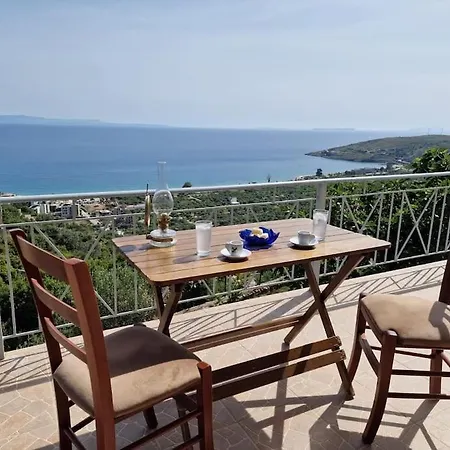 Lila Blue Holiday home Qeparo